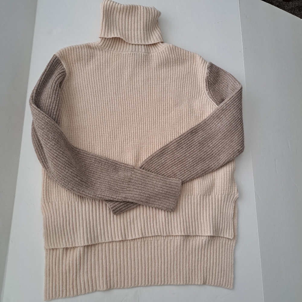 Lulus Two-Tone Ribbed Turtleneck Sweater - Cream & Taupe